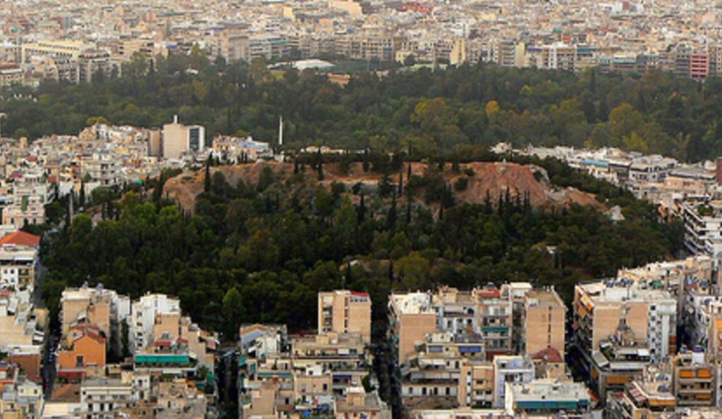 Λόφος Στρέφη: Γυναίκα έπεσε από ύψος επτά μέτρων – Ανασύρθηκε χωρίς να έχει τις αισθήσεις της