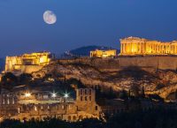 Θετικά κινούνται τα έσοδα από τον τουρισμό – Αυξημένες και οι αφίξεις