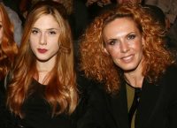 Η Εβελίνα Παπούλια έχει το ίδιο τατουάζ με την κόρη της (pic)