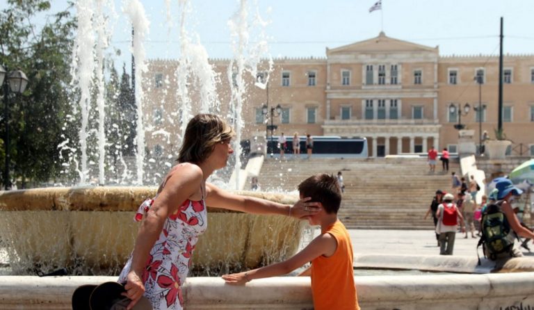 Καύσωνας διαρκείας – Στο “κόκκινο” και σήμερα η θερμοκρασία