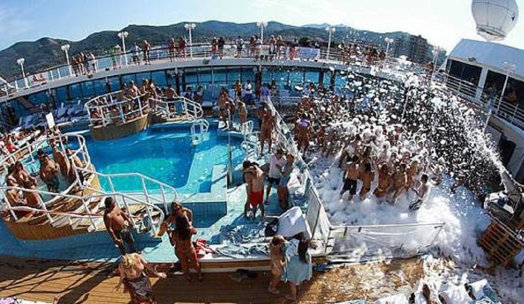 Έξι Έλληνες στο κρουαζιερόπλοιο των swingers