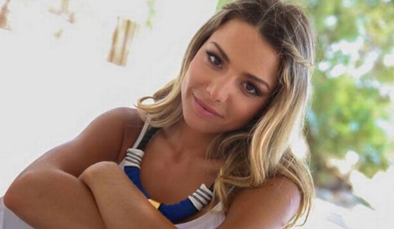 Η Ζοζεφίν Βέντελ αιχμαλωτίζει τα βλέμματα στο νησί των ανέμων
