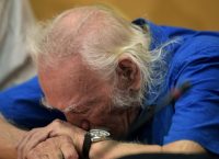Συγκλόνισε ο Μανώλης Γλέζος: “Κι αν πεθάνω θα σας κυνηγάει η ύπαρξή μου” (vid)