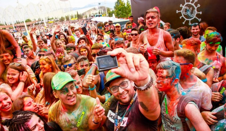 Το Colour Day Festival φέτος είχε χρώμα… CU! (vid)