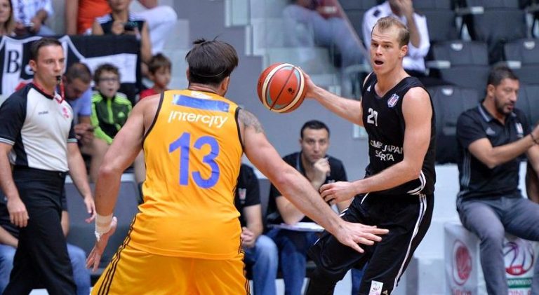 Σενάριο για Ολυμπιακό και Μάικλ Ρολ