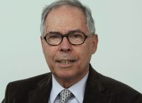Ο Σπύρος Σημίτης απαντά σε δημοσιεύματα: Στη Δικαιοσύνη όποιος με δυσφημεί