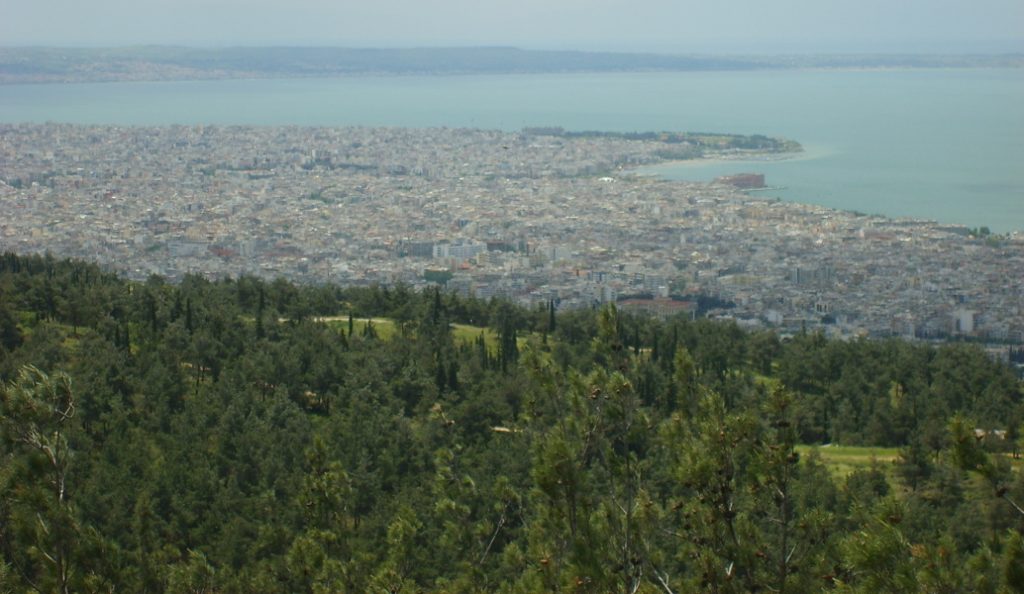 Απαγόρευση κυκλοφορίας στο Σέιχ Σου – Υπό τον φόβο πυρκαγιάς