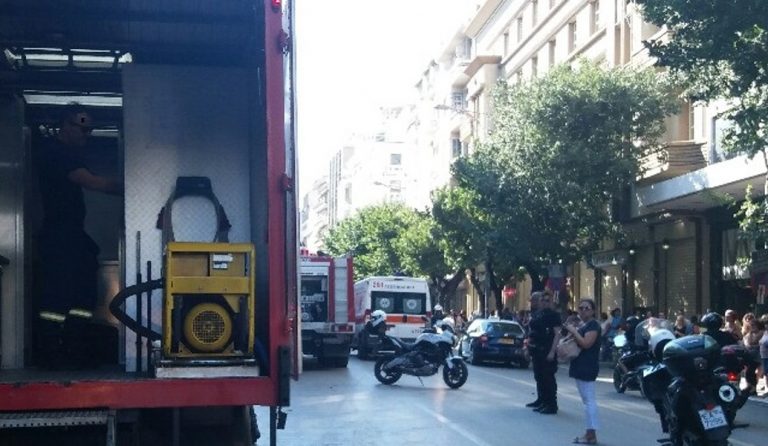 Φωτιά σε διαμέρισμα στη Θεσσαλονίκη – Είχαν εγκλωβιστεί πέντε άτομα