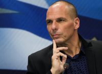 Γιάνης Βαρουφάκης: Ο υπάλληλος του κ. Σόιμπλε, Γερούν Ντάισελμπλουμ, έδωσε εύσημα στις μαζορέτες του αφεντικού του