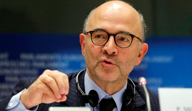 Moscovici: Σκάνδαλο για τη δημοκρατία το ελληνικό πρόγραμμα προσαρμογής