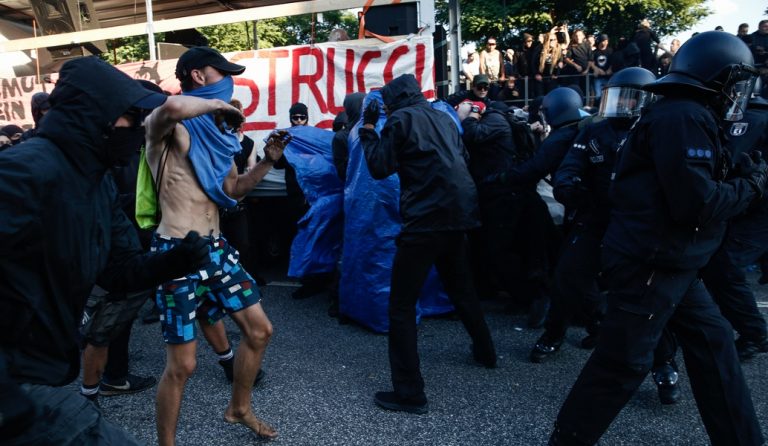 Άγριες συγκρούσεις στο Αμβούργο – Διαδηλώσεις κατά των G20 (vids)