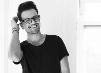 Con Ηλιόπουλος: Ο αυτοδίδακτος Έλληνας σχεδιαστής μόδας που διαπρέπει στο εξωτερικό (pics)