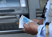 Capital controls: Αλλάζει το ανώτατο όριο ανάληψης