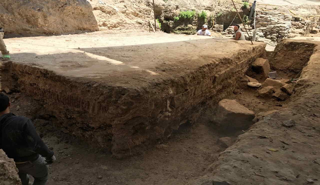 Υψίστης σημασίας η ανακάλυψη της λαξευτής αρχαίας σήραγγας στην Αλεξάνδρεια (pics)
