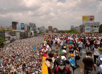 Βενεζουέλα: 100 ημέρες διαδηλώσεων κατά της πολιτικής Maduro – Ελεύθερος μετά από 3 χρόνια ο Leopoldo Lopez (pics)