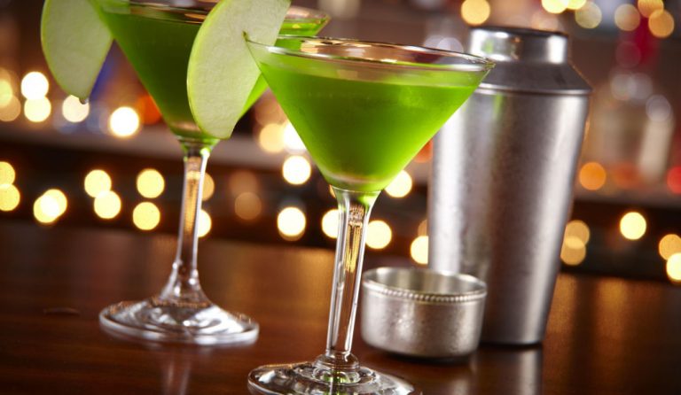 Apple Martini: Δροσερό, γευστικό και… με λίγες θερμίδες!