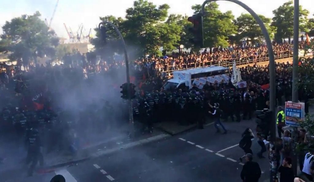 SΖ για τα επεισόδια στο Αμβούργο: Οι ταραξίες ήρθαν και από την Ελλάδα