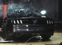 Ford Mustang: Απογοητευτική επίδοση στα κρας τεστ (vid)