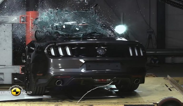 Ford Mustang: Απογοητευτική επίδοση στα κρας τεστ (vid)