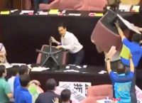 Ταϊβάν: Άγριο ξύλο βουλευτών (vid)