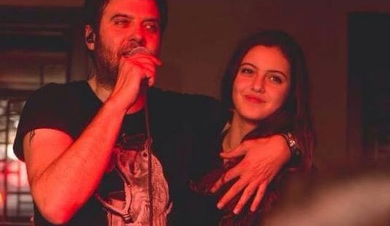 Η κόρη των Αδάμ – Λιβιεράτου τραγουδά στο πρώτο της live και είναι συγκλονιστική (vid)