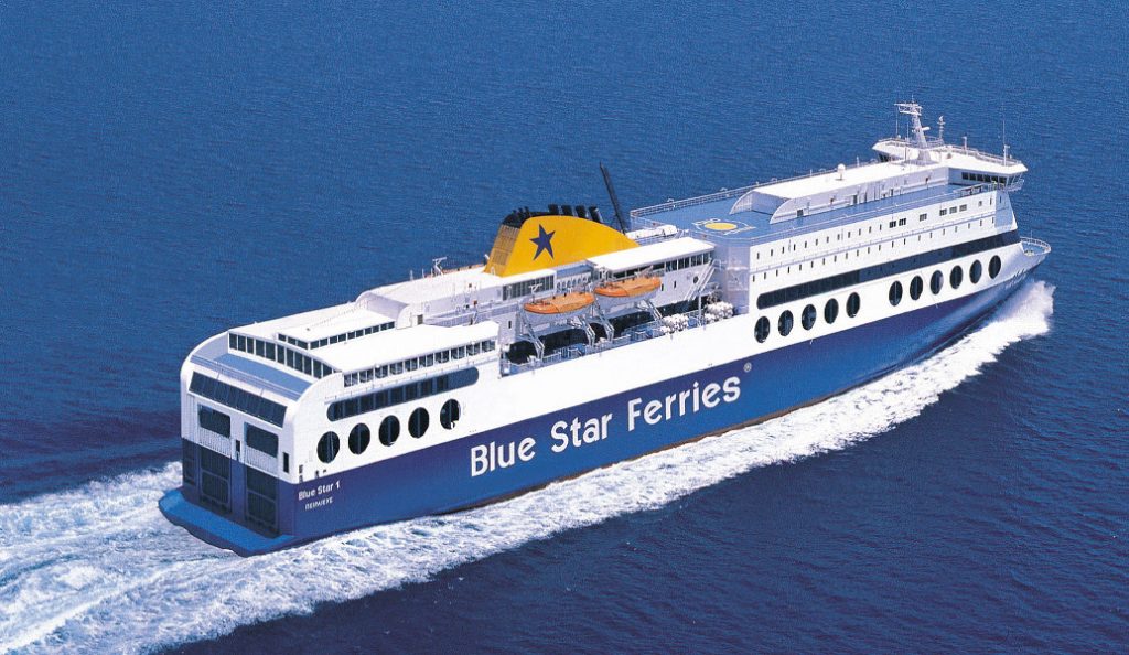 Απέπλευσε με μικρή καθυστέρηση το “Blue Star 2” από τη Μύκονο