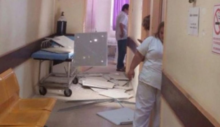 Κατέρρευσε μέρος της οροφής στο νοσοκομείο της Χίου (pics)