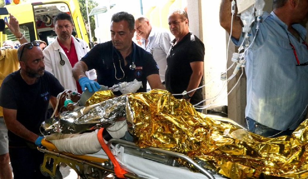 Σεισμός στην Κω: Η μεταφορά των τραυματιών στα νοσοκομεία (vids)
