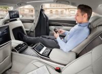 AUDI A8: Όλα στον αυτόματο
