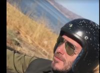 Η βόλτα του Ντέιβιντ Μπέκαμ με τη μηχανή του και θέα τη θάλασσα (vid)