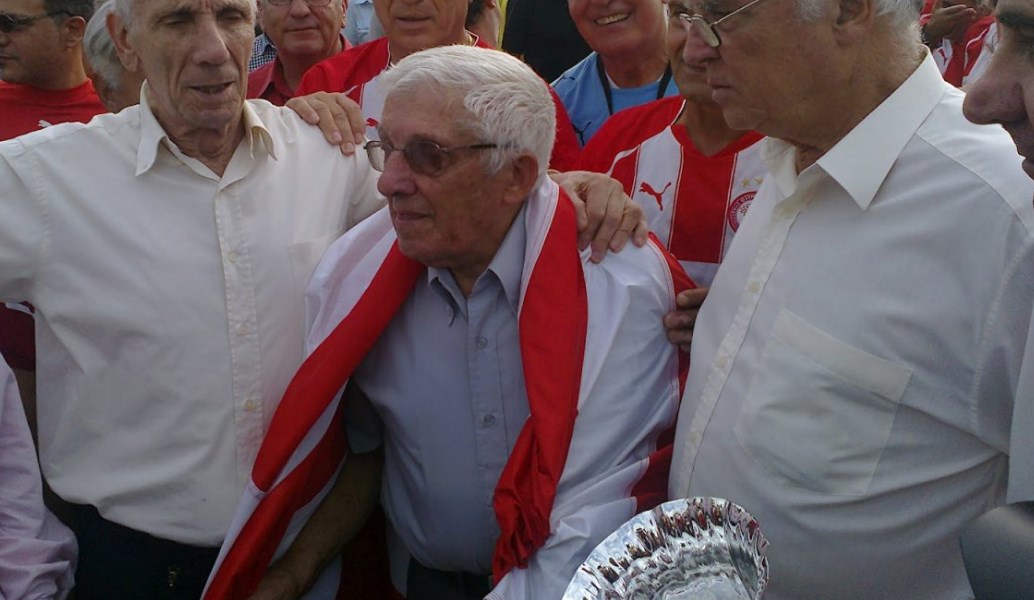 Έφυγε από τη ζωή ο θρυλικός Θανάσης Μπέμπης