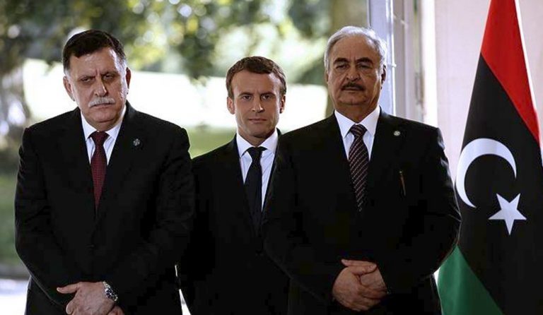 Mακρόν: Σάρατζ και Χάφταρ συμφώνησαν να κηρύξουν ανακωχή και να διεξαχθούν εθνικές εκλογές