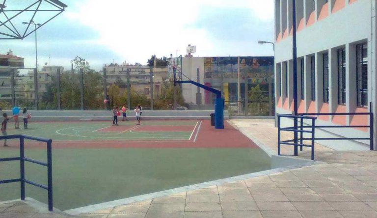 Ανοιχτά κάθε απόγευμα τα προαύλια σχολείων της Γλυφάδας
