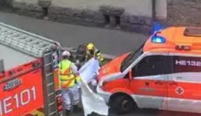 Έκτακτο: Αυτοκίνητο έπεσε σε πεζούς στο Ελσίνκι – Ένας νεκρός, πολλοί τραυματίες