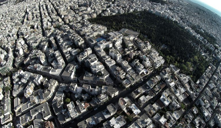 Στο πλάνο της κυβέρνησης η εξίσωση των αντικειμενικών αξιών ακινήτων με εμπορικές τιμές
