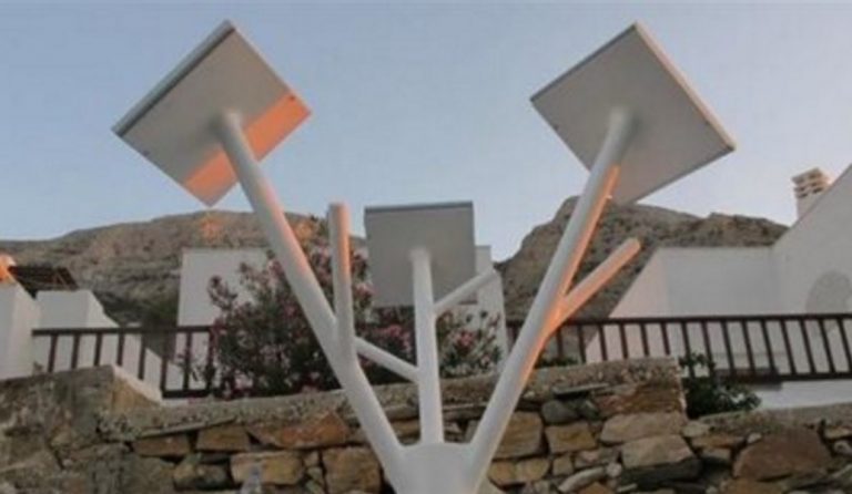 Ένα πρωτότυπο Hλιακό Δέντρο στις Καμάρες της Σίφνου