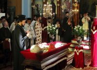Σε λαϊκό προσκύνημα η σορός του μητροπολίτη Φιλίππων, Προκοπίου