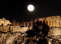 Πανσέληνος και έκλειψη Σελήνης: Το εντυπωσιακό φαινόμενο που θα συμβεί απόψε στην Ελλάδα