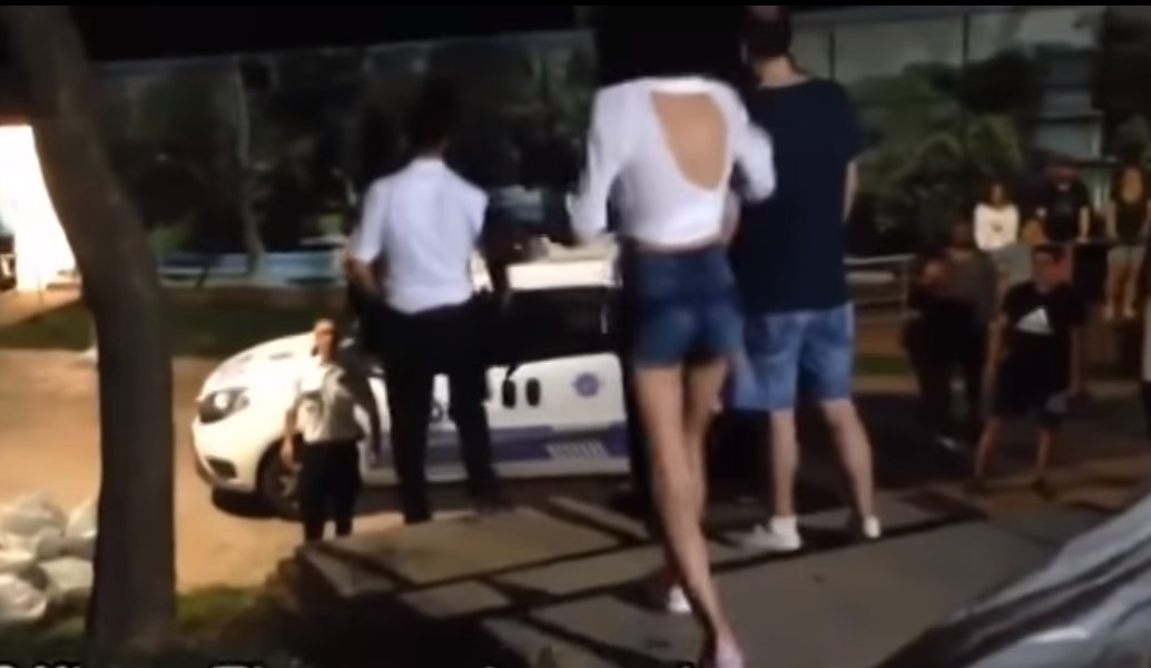 Τουρκία: Πέταξαν γυναίκες έξω από πάρκο επειδή φορούσαν σορτς (pic+vid)