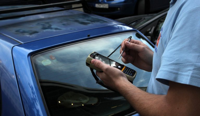 Επιστρέφουν τις πινακίδες εν όψει του Δεκαπενταύγουστου