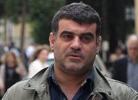 Την ενοχή Βαξεβάνη για τα δημοσιεύματα κατά της συζύγου Στουρνάρα ζήτησε ο εισαγγελέας