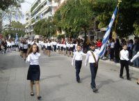 Η… υποστολή της αριστείας, υψώνει τους τόνους: Θύελλα για την επιλογή σημαιοφόρων με κλήρωση
