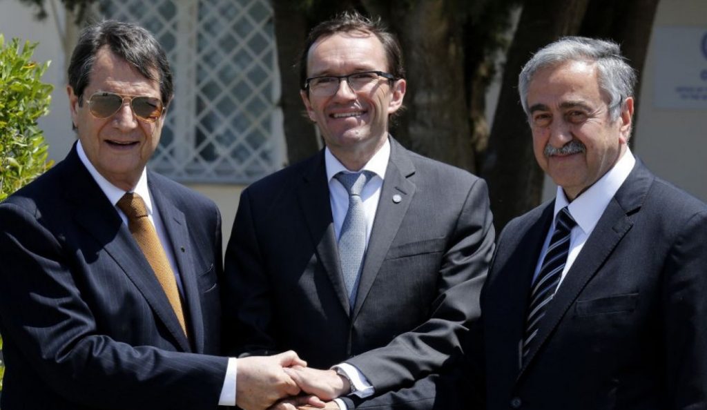 Οι τελευταίες συναντήσεις: Ο Άιντε βλέπει χωριστά Αναστασιάδη και Ακιντζί