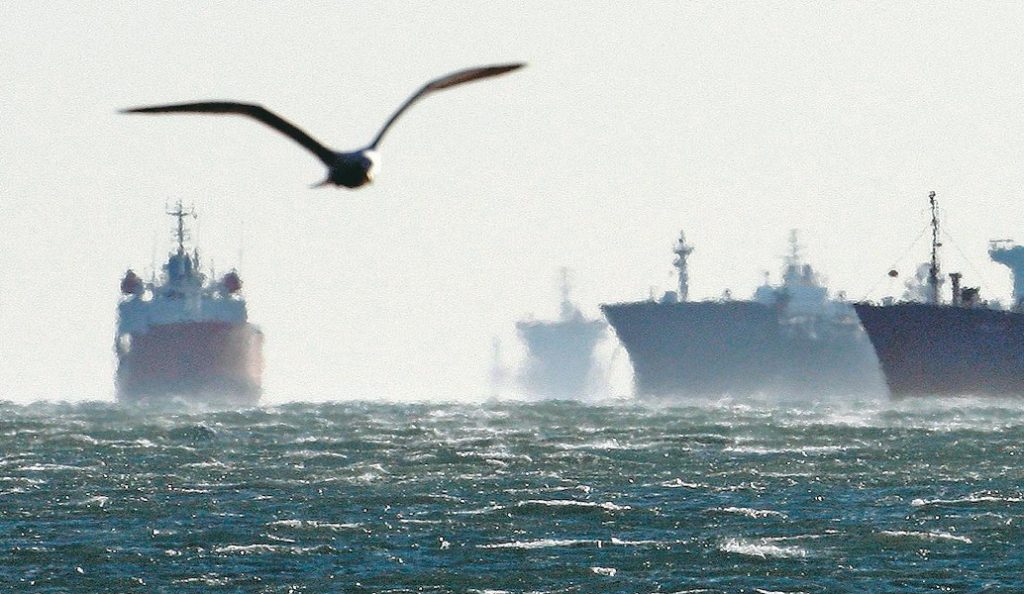 Στα 28 τρισ. δολάρια υπολογίστηκε η αξία του παγκόσμιου ναυτικού εμπορίου μέσω της Νότιας Σινικής Θάλασσας