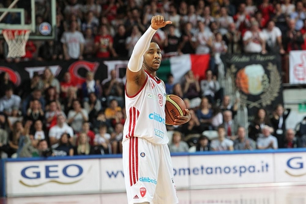 Σκάει το «μπαμ» στο Περιστέρι με Κίκι Κλαρκ (vid)