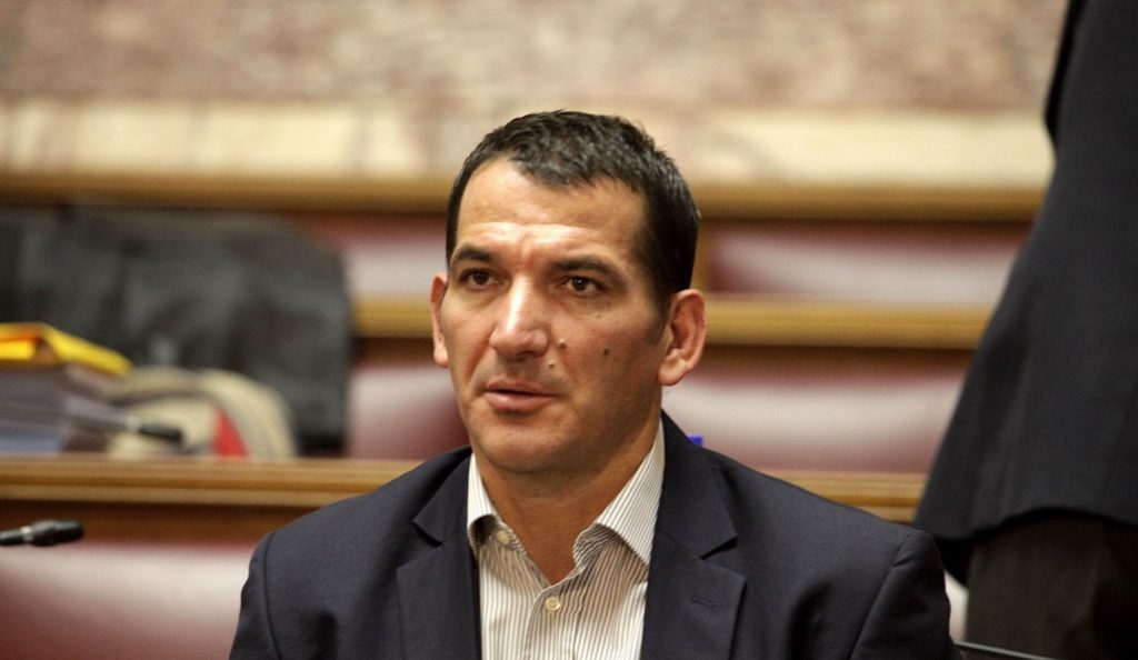Πύρρος Δήμας για την αριστεία και τη σημαία: Δεν επιλέγεις τους ηγέτες σου με κλήρωση