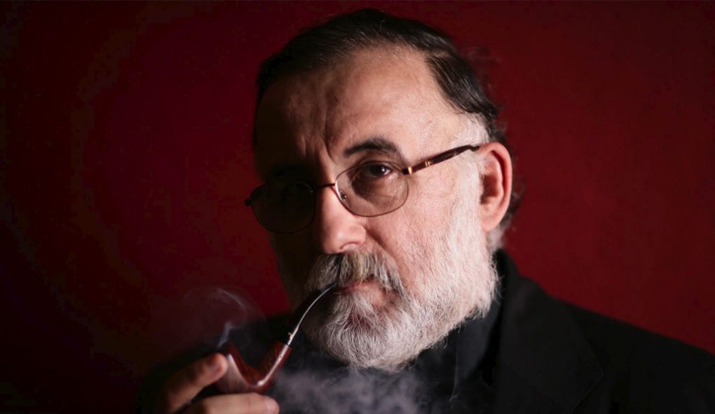 Θάνος Μικρούτσικος: Ανησυχία για την υγεία του – Δίνει μάχη με ένα σοβαρό πρόβλημα