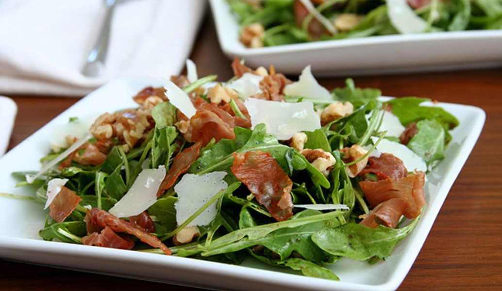 Tips για μια γευστική και υγιεινή σαλάτα