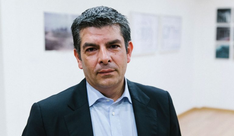 Παπαθεοδώρου κατά Τόσκα για την πυρκαγιά στα Κύθηρα: Αποδεικνύεται τραγικά ανεπαρκής