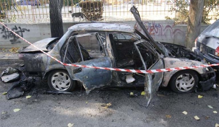 Λαρισαίος βρέθηκε απανθρακωμένος στο αυτοκίνητό του